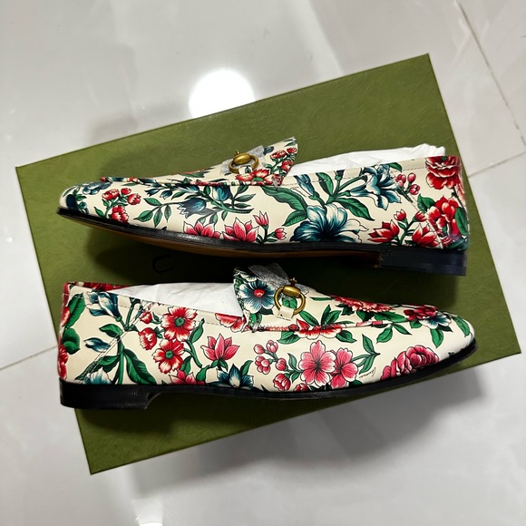 GUCCI Horsebit Printed Leather Loafers - Picture 8 of 11